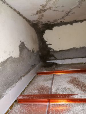 天花吊頂內(nèi) 